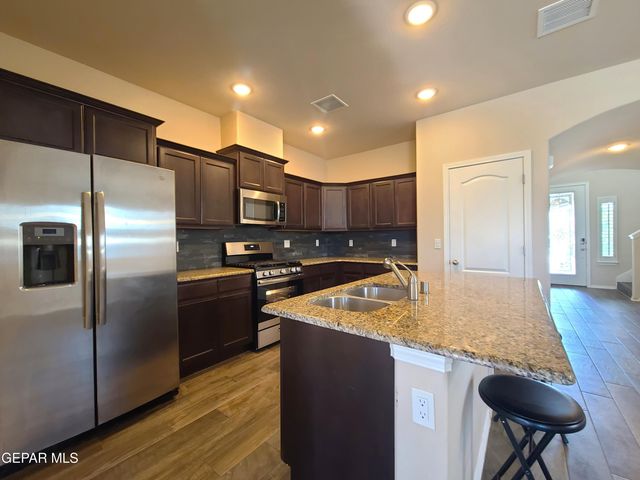 7421 EAGLE VISTA Drive, El Paso, TX 79911