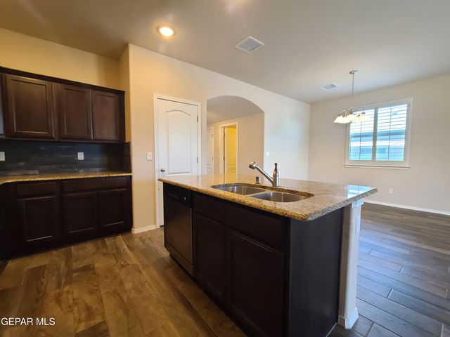 7421 EAGLE VISTA Drive, El Paso, TX 79911