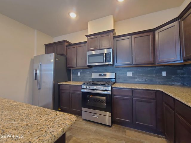 7421 EAGLE VISTA Drive, El Paso, TX 79911