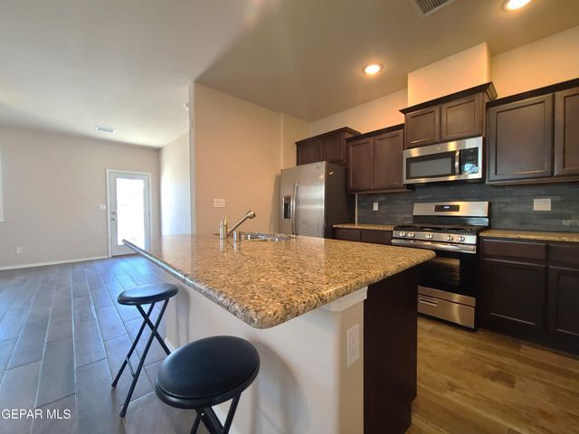 7421 EAGLE VISTA Drive, El Paso, TX 79911