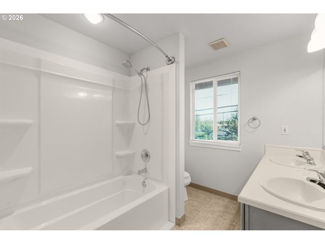 5304 Ne 84TH Loop D14, Vancouver, WA 98662