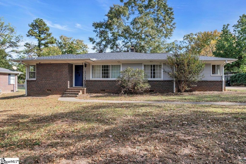 300 Woodvale Avenue, Fountain Inn, SC 29644