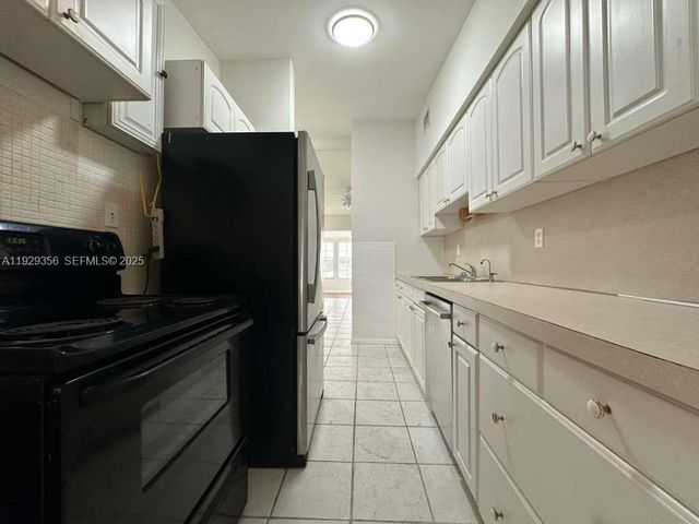 1790 NE 18th St ., Fort Lauderdale, FL 33305