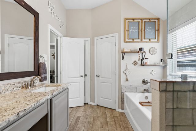 172 Overland Trail, Willow Park, TX 76087