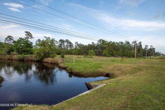 10862 Ms-43, Bay Saint Louis, MS 39520