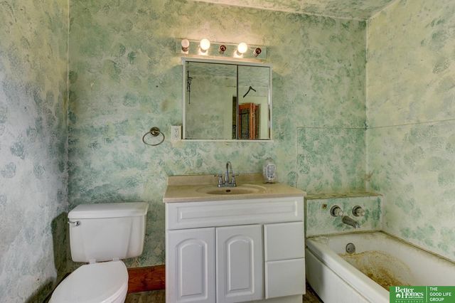 1914 Bancroft Street, Omaha, NE 68108