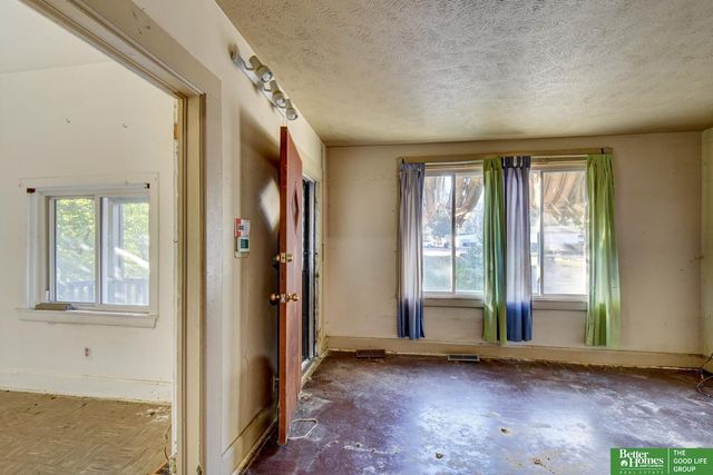 1914 Bancroft Street, Omaha, NE 68108