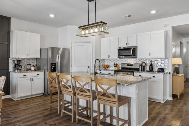 2013 Tate Farm Ln, White House, TN 37188