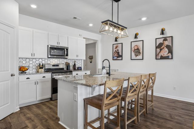 2013 Tate Farm Ln, White House, TN 37188