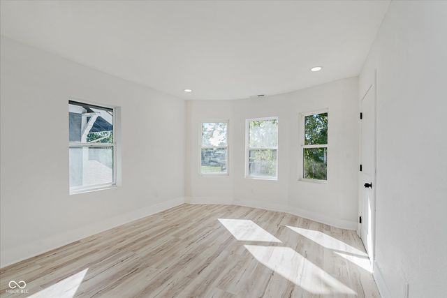 3033 N College Avenue, Indianapolis, IN 46205