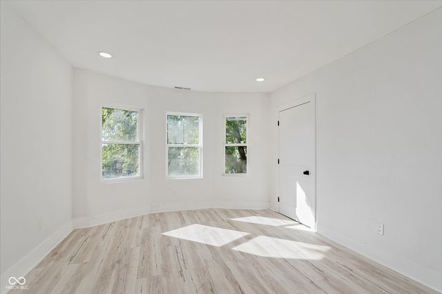 3033 N College Avenue, Indianapolis, IN 46205