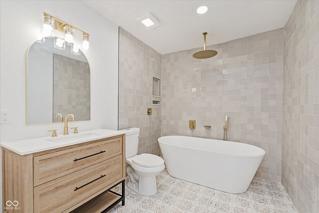 3033 N College Avenue, Indianapolis, IN 46205