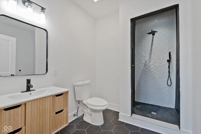 3033 N College Avenue, Indianapolis, IN 46205