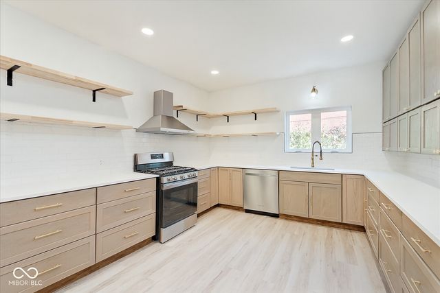 3033 N College Avenue, Indianapolis, IN 46205