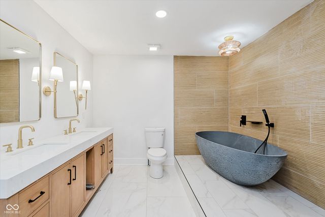 3033 N College Avenue, Indianapolis, IN 46205