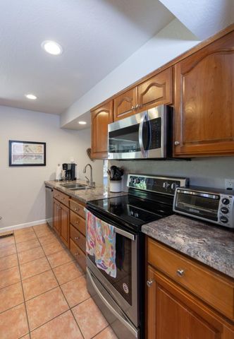 525 Clubhouse Drive, Aptos, CA 95003