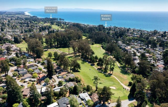 525 Clubhouse Drive, Aptos, CA 95003