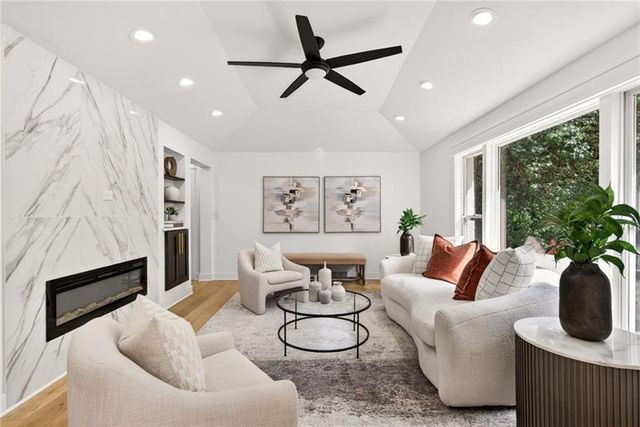 656 Channing Drive NW, Atlanta, GA 30318