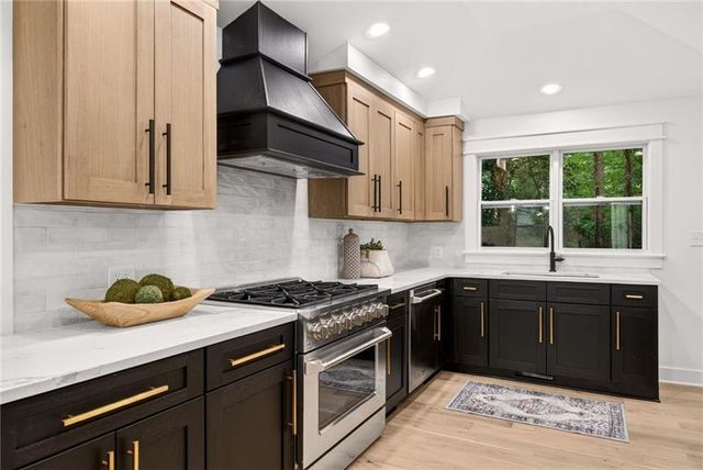 656 Channing Drive NW, Atlanta, GA 30318