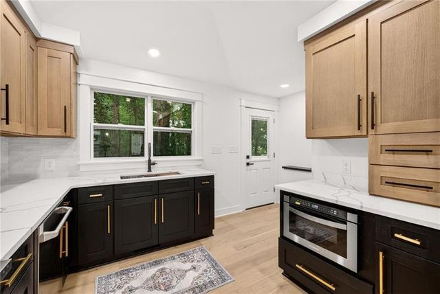 656 Channing Drive NW, Atlanta, GA 30318