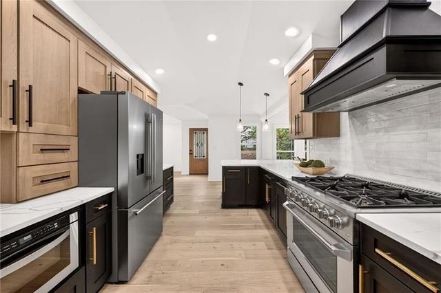 656 Channing Drive NW, Atlanta, GA 30318