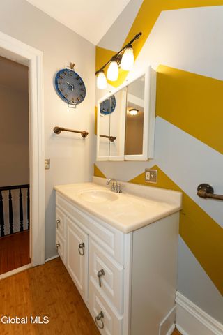 492 Madison Avenue, Albany, NY 12208