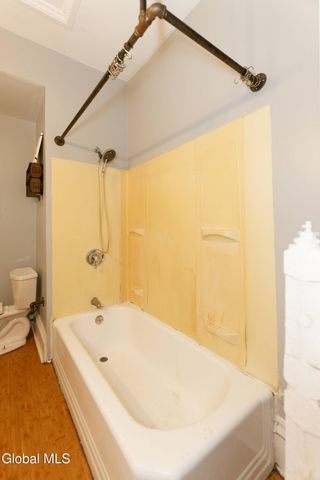 492 Madison Avenue, Albany, NY 12208