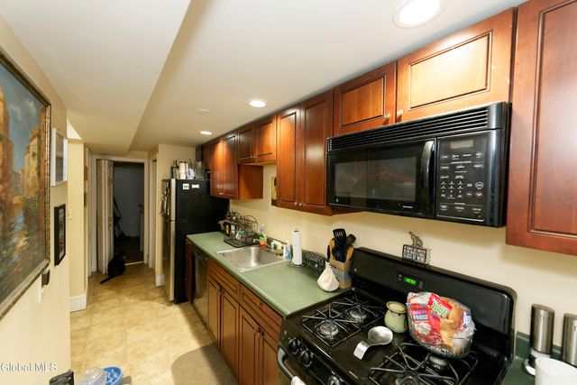 492 Madison Avenue, Albany, NY 12208