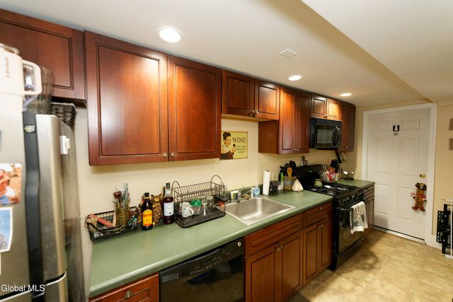 492 Madison Avenue, Albany, NY 12208