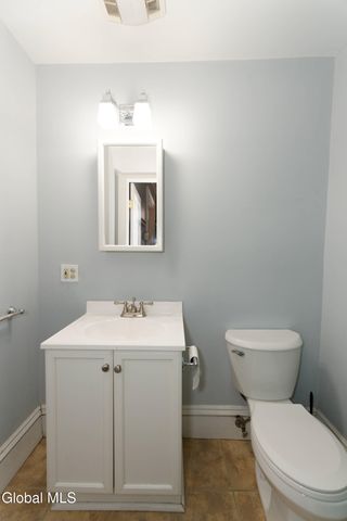 492 Madison Avenue, Albany, NY 12208