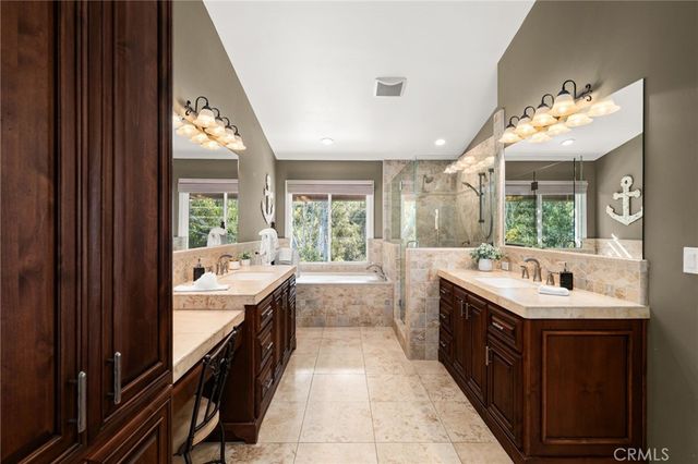 2465 Via Oeste Drive, Fallbrook, CA 92028