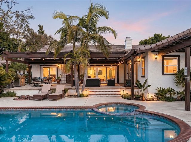 2465 Via Oeste Drive, Fallbrook, CA 92028