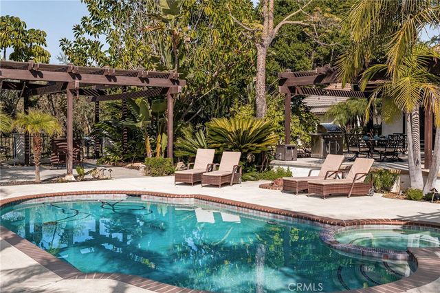 2465 Via Oeste Drive, Fallbrook, CA 92028