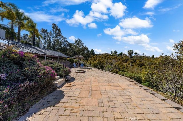 2465 Via Oeste Drive, Fallbrook, CA 92028