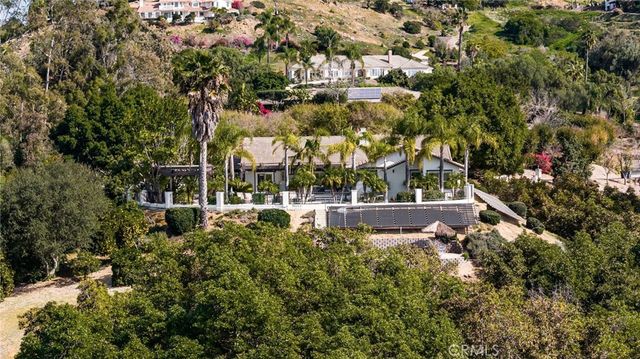 2465 Via Oeste Drive, Fallbrook, CA 92028