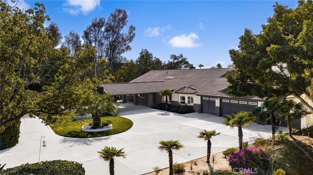 2465 Via Oeste Drive, Fallbrook, CA 92028