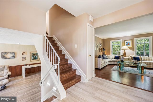 9013 WANDERING TRAIL DR, Potomac, MD 20854