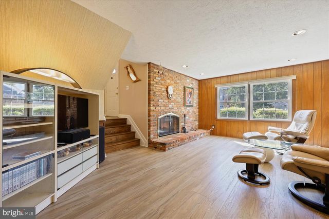 9013 WANDERING TRAIL DR, Potomac, MD 20854