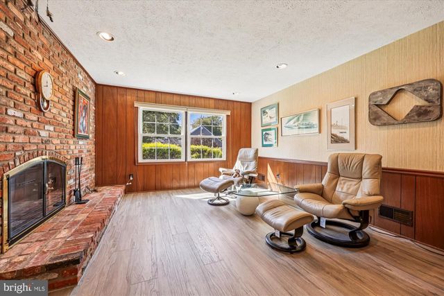 9013 WANDERING TRAIL DR, Potomac, MD 20854