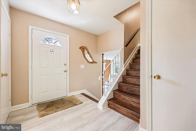 9013 WANDERING TRAIL DR, Potomac, MD 20854