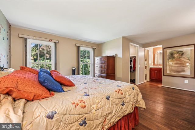 9013 WANDERING TRAIL DR, Potomac, MD 20854