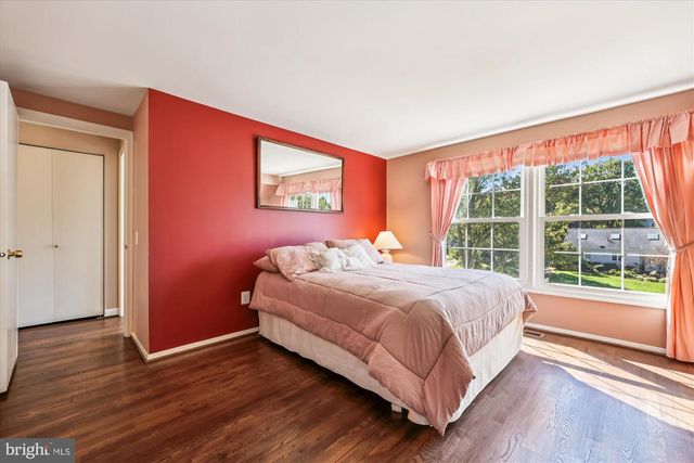 9013 WANDERING TRAIL DR, Potomac, MD 20854