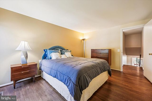 9013 WANDERING TRAIL DR, Potomac, MD 20854