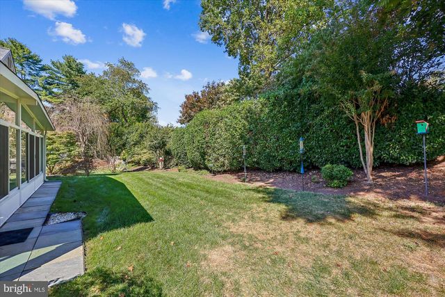 9013 WANDERING TRAIL DR, Potomac, MD 20854