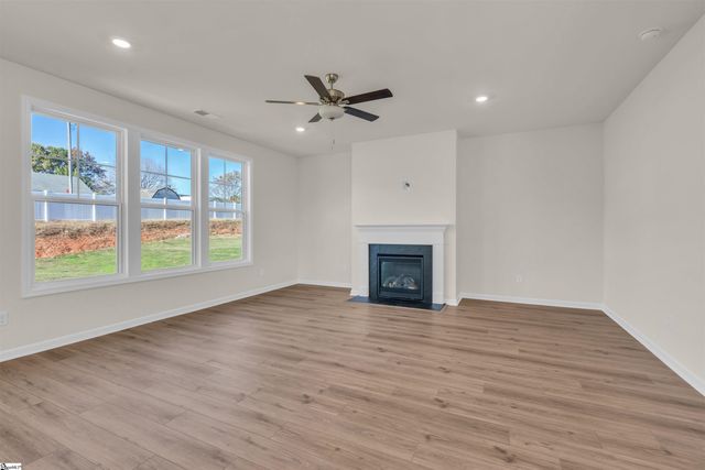 2020 Halton Oaks Drive, Spartanburg, SC 29303