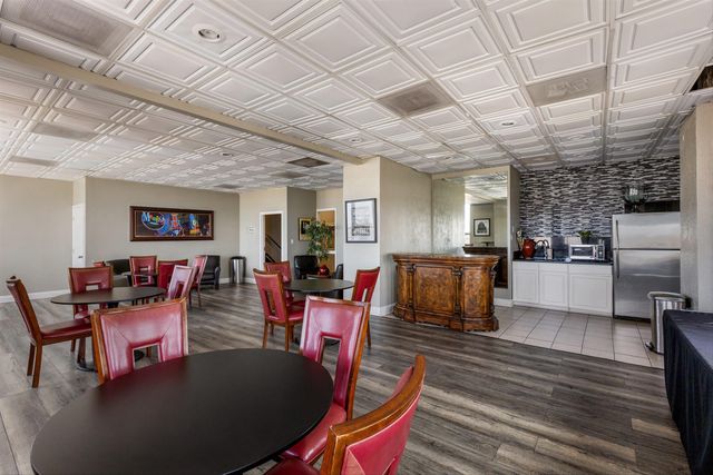 109 N Main St Apt 612, Memphis, TN 38103