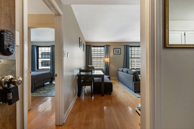 109 N Main St Apt 612, Memphis, TN 38103