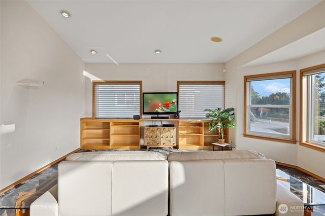 802 NW Krueger Street, Coupeville, WA 98239