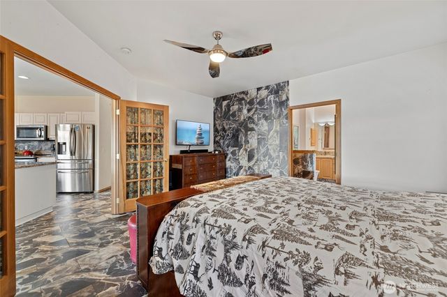 802 NW Krueger Street, Coupeville, WA 98239