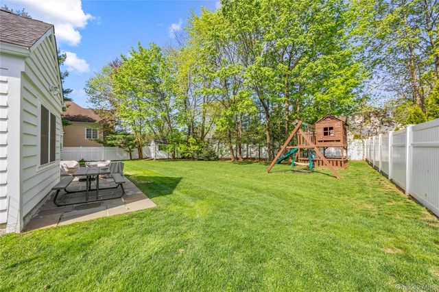50 Wilmot Road, New Rochelle, NY 10804